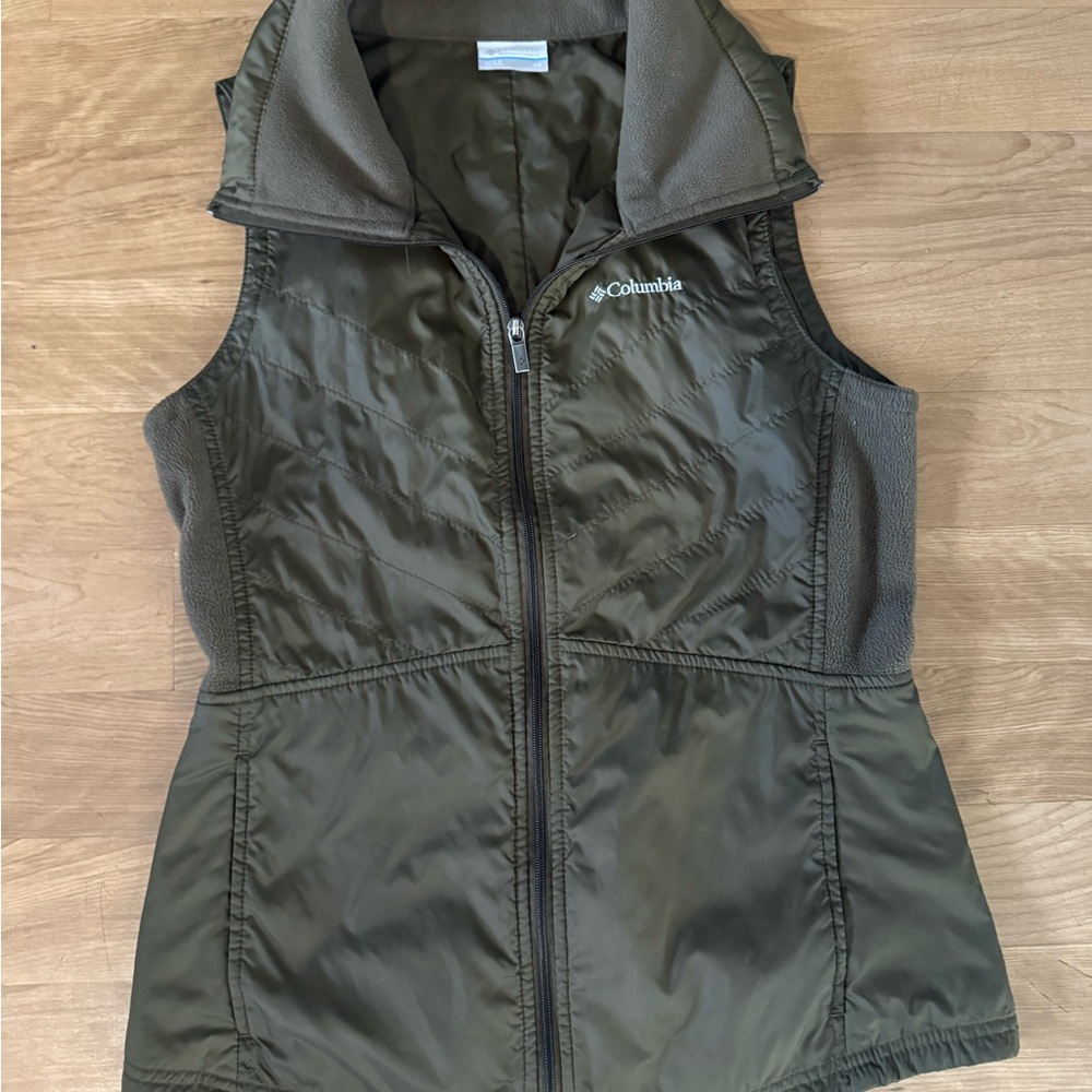Columbia Women's Dark Green Outdoor Vest